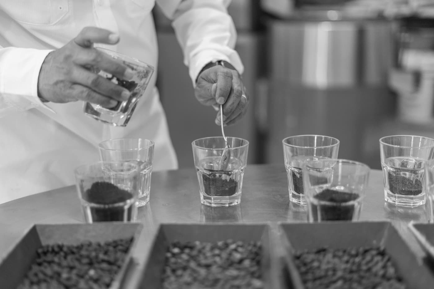 Mesa de catación: análisis sensorial de los lotes de la finca